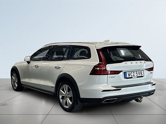 Volvo V60 Cross Country 5 of 21