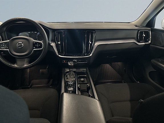 Volvo V60 Cross Country 8 of 21