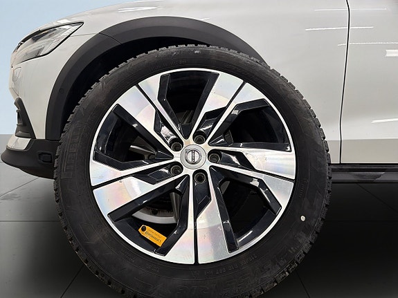 Volvo V60 Cross Country 14 of 21