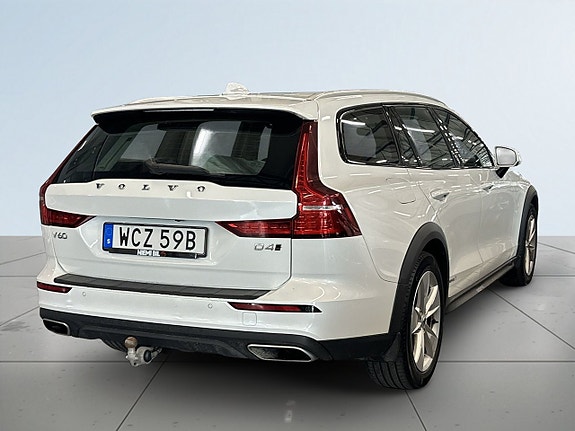 Volvo V60 Cross Country 6 of 21