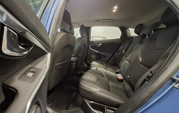 Volvo V40 16 of 25