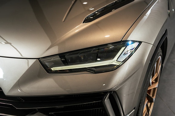 Lamborghini Urus 7 of 20