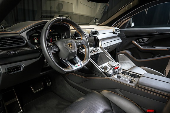 Lamborghini Urus 11 of 20