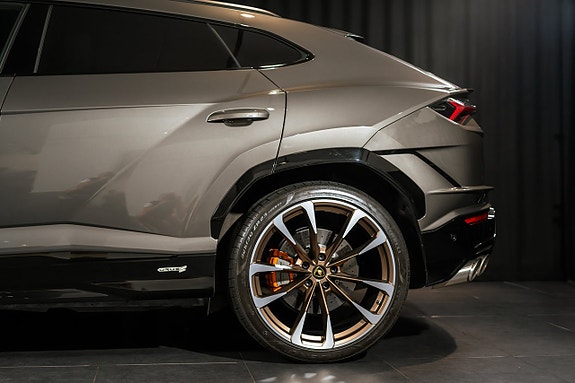 Lamborghini Urus 8 of 20
