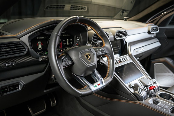 Lamborghini Urus 13 of 20