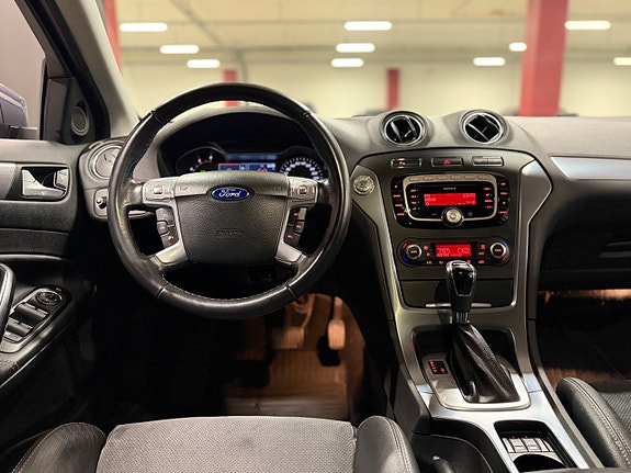 Ford Mondeo 12 of 16
