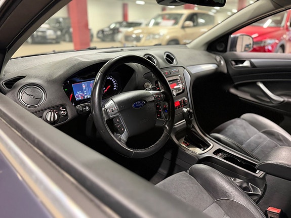 Ford Mondeo 13 of 16