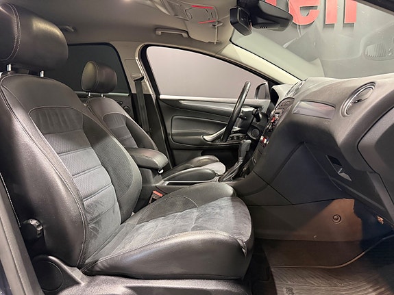 Ford Mondeo 9 of 16
