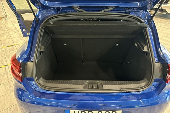 Renault Clio 14 of 17