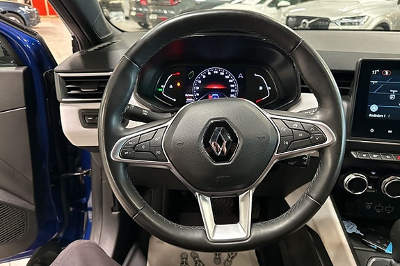 Renault Clio 12 of 17