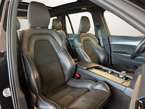 Volvo XC90 12 of 28