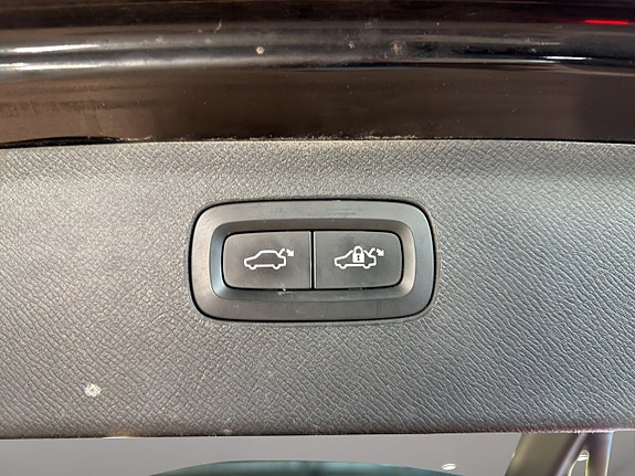 Volvo XC90 26 of 28