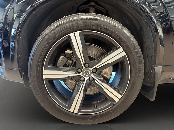 Volvo XC90 8 of 28