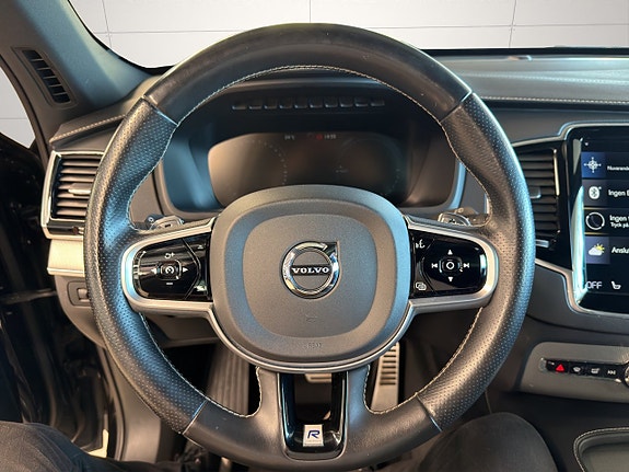 Volvo XC90 16 of 28