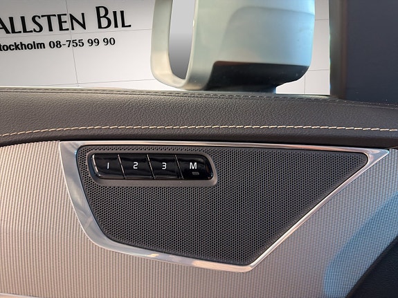 Volvo XC90 28 of 28