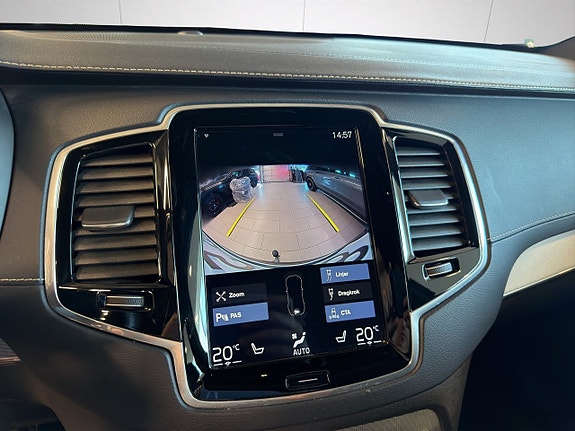 Volvo XC90 19 of 28