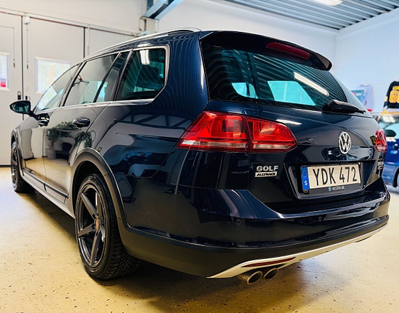 Volkswagen Golf Alltrack 8 of 23