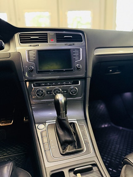 Volkswagen Golf Alltrack 19 of 23