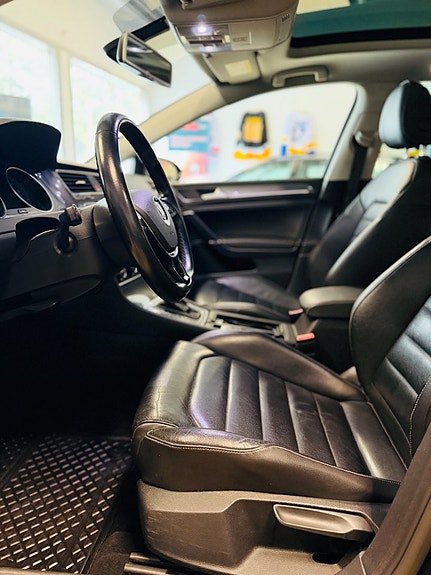 Volkswagen Golf Alltrack 14 of 23