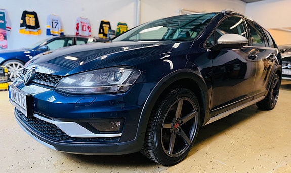 Volkswagen Golf Alltrack 2 of 23
