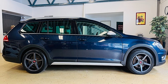 Volkswagen Golf Alltrack 12 of 23