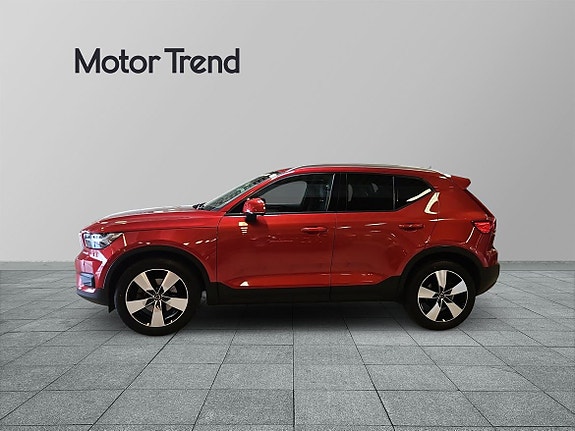 Volvo XC40 3 of 18