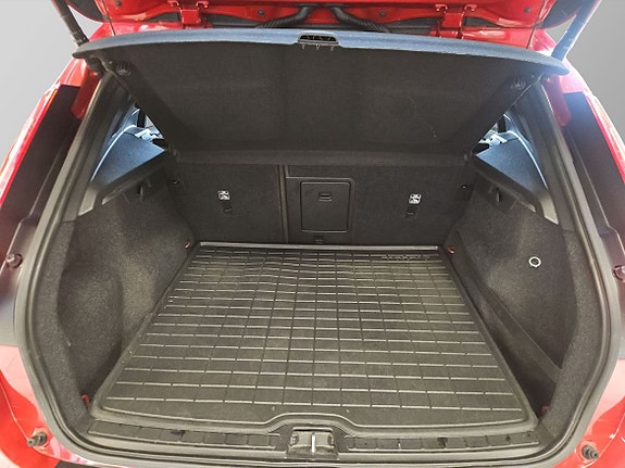 Volvo XC40 11 of 18