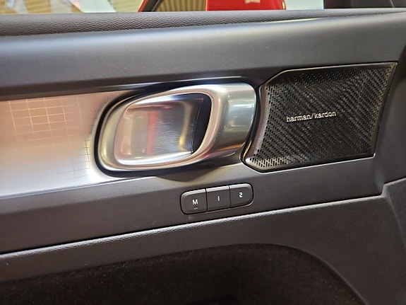 Volvo XC40 15 of 18