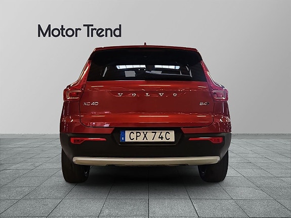 Volvo XC40 4 of 18