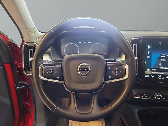 Volvo XC40 10 of 18