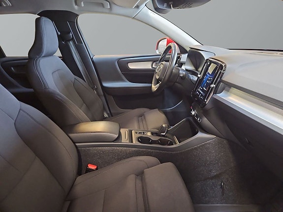 Volvo XC40 7 of 18