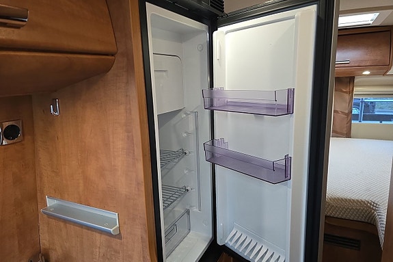 Malibu Carthago 640 LE 177hk Litium 300Ah/Clesana/iNet X Truma/Solcell/Drag 17 of 26