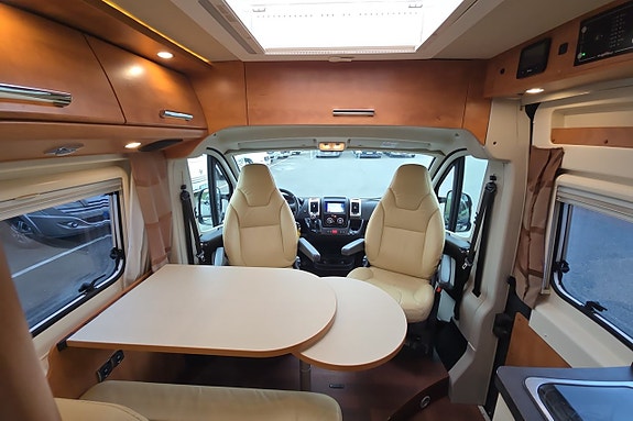 Malibu Carthago 640 LE 177hk Litium 300Ah/Clesana/iNet X Truma/Solcell/Drag 11 of 26