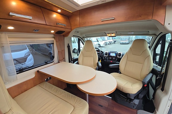 Malibu Carthago 640 LE 177hk Litium 300Ah/Clesana/iNet X Truma/Solcell/Drag 10 of 26