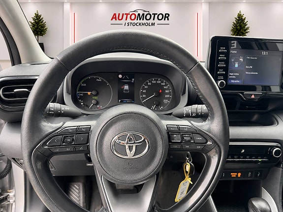 Toyota Yaris 17 of 17