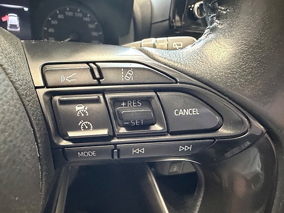 Toyota Yaris 11 of 17
