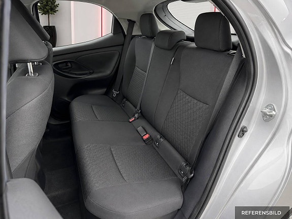 Toyota Yaris 5 of 17