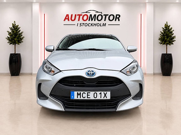 Toyota Yaris 10 of 17