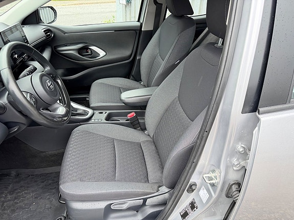 Toyota Yaris 6 of 17