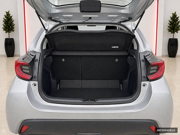Toyota Yaris 15 of 17