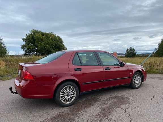 Saab 9-5 3 of 7
