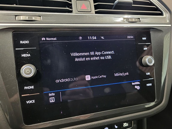 Volkswagen Tiguan 14 of 16