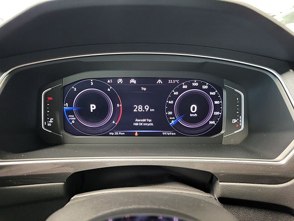 Volkswagen Tiguan 16 of 16