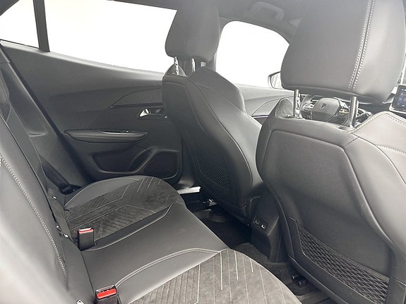 Peugeot 2008 14 of 17
