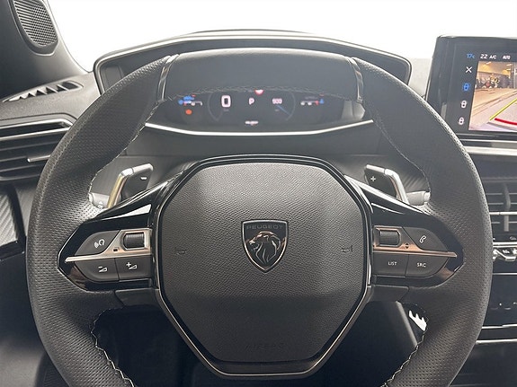 Peugeot 2008 7 of 17