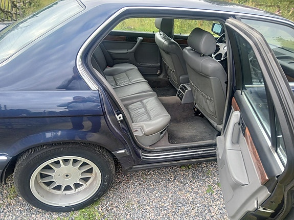 BMW 750iL 4 of 5