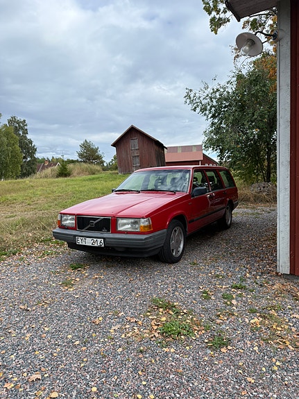 Volvo 740 2 of 7