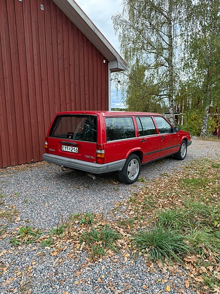 Volvo 740 3 of 7