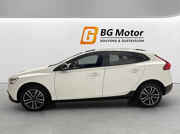 Volvo V40 Cross Country 7 of 19