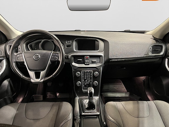 Volvo V40 Cross Country 12 of 19